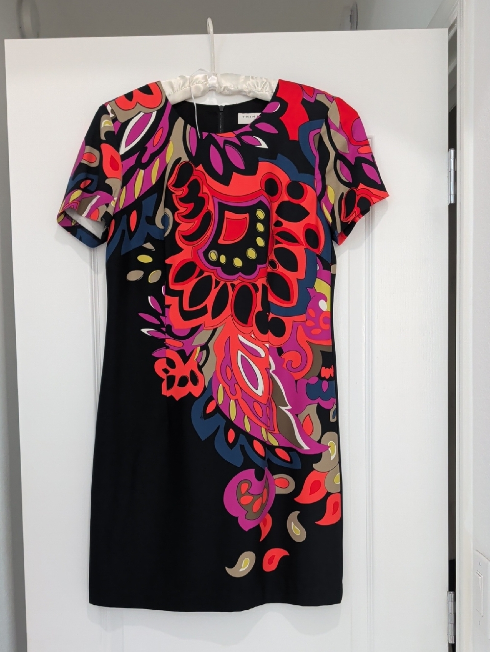 New Trina Turk Natasha Point Bonita Sheath Dress 8 Short Sleeve Multi Color NWOT